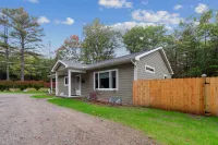 Private Beach Access and Stunning Views - Charming Spacious Escape Hotels in Greenbush Township
