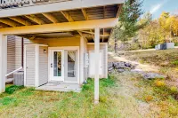 Ski-in/out, dog-friendly townhome with mountain views, hot tub & pool