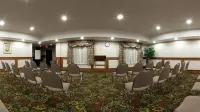 Holiday Inn Express & Suites Canton Hotels in Canton