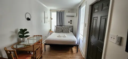Stylish Tiny Home with Modern Amenities - Charming Chic Hideaway