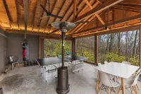 Cozy Retreat - Hot tub, Firepit, Grill, WiFi Hotels in Hixson