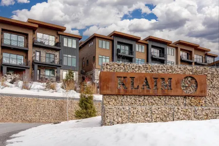 Gourmet Kitchen and Hot Tub - Amazing Mountain Escape