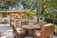 The Oaks at Keene Estate Hotels near Publix Super Market at Northwood Plaza