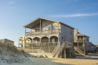 Oceanfront Serenity and Fishing Haven - Charming Coastal Retreat