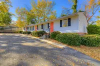Cozy, Convenient - Washer, Dryer, Parking, Kitchen, AC Hotels near Goodwill