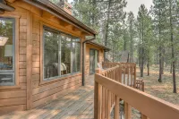 Private Hot Tub and Sharc Passes Included - Gorgeous Rustic Escape