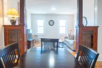 Spacious Living and High-Speed Wifi - Charming Urban Retreat