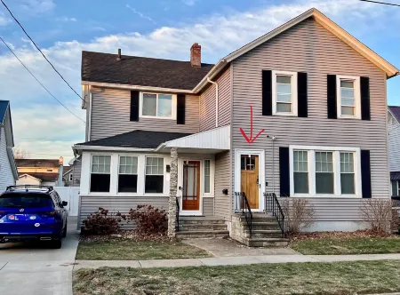 Spacious Living and Fully Equipped Kitchen - Charming Getaway