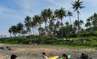 Wavealokam Beach Retreat