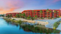 3 BDR Riverfront Resort w/pool, spa, dock & launch!