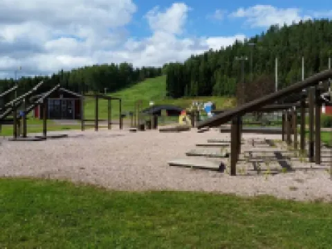 瓦爾貝里桑根酒店及旅舍 圖什比酒店