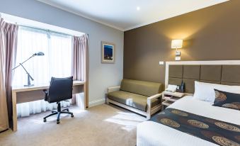 The Waverley International Hotel
