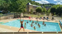 Logis Hotel l'Hôtel des Bains - Salles-la-Source - Swimmingpools