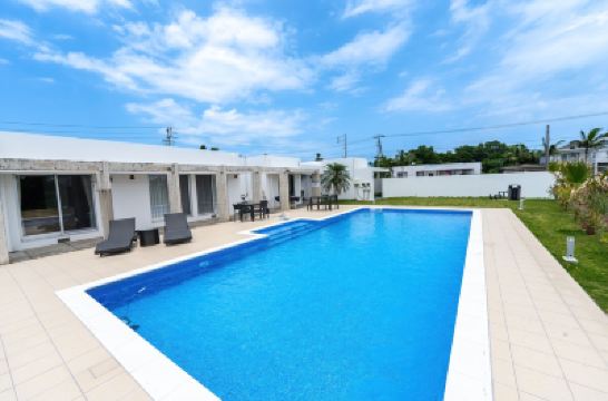 屋外プール LEO癒RESORT砂山の写真