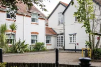 The Red Lion Hotel Hotels in Uxbridge