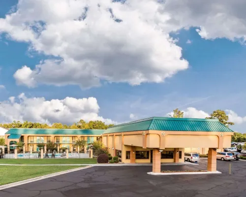 Quality Inn Hotels in Bibb County