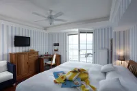 Holiday Hotel Yachtsport Resort Lago Maggiore