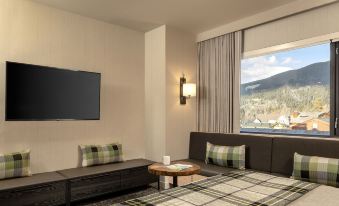 Peaks Hotel and Suites