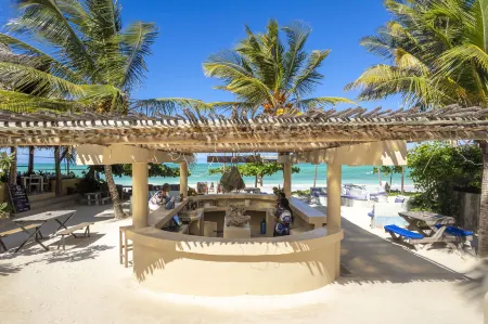 Paje Beach Apartments & Hotel Отели в г. Paje