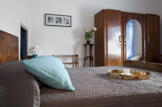 Maison Dei Miracoli Hotels near Museo delle Sinopie