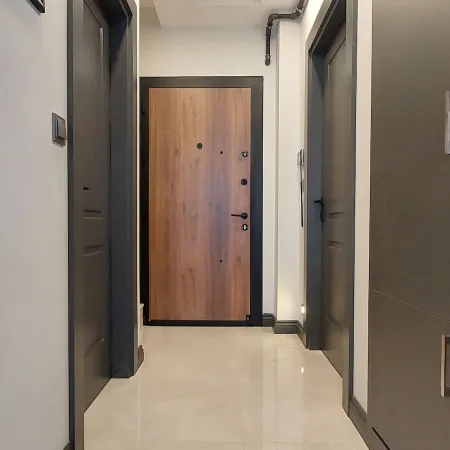 Professionally Maintained Spacious New Suites 3 Отели рядом с достопримечательностью «Пляж Кадрие»