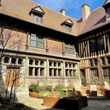 Le Charmant Paillot Hyper Centre classé Отели рядом с достопримечательностью «Музей Сен-Луп»