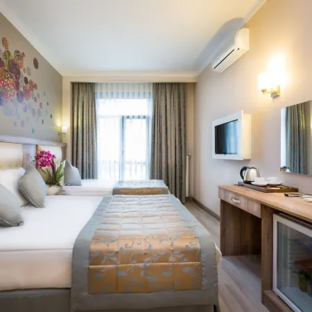Fatih Hotel Corner Отели рядом с достопримечательностью «Шишли»