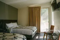 Terra Nova Cabins فنادق في غالاتين