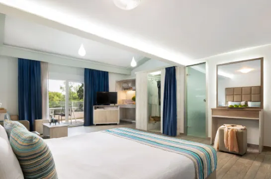 โรงแรม ซีรีนส์ คอมเพล็กซ์