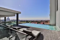 Reserved Suites Illovo - Condos
