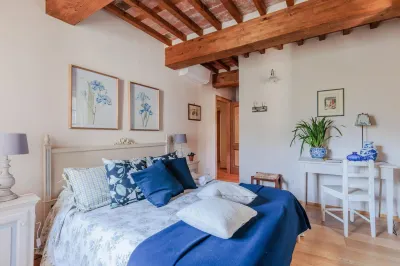 Dimora Delle Camelie Hotel in zona Chiesa di Segromigno in Monte - Pieve di S. Lorenzo