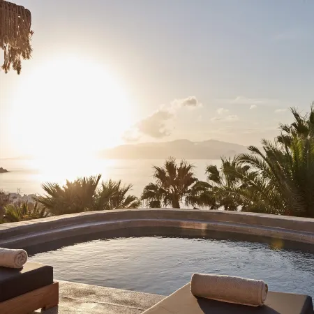Hill Club Naxos
