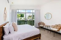 MVillas - Luxury 2Bed 2Bath Condo w Pool Hotels in 