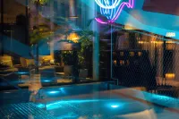 Lifesteil Aparthotel - Pools