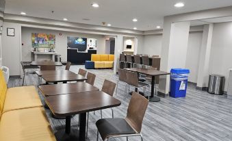 Days Inn by Wyndham Davenport