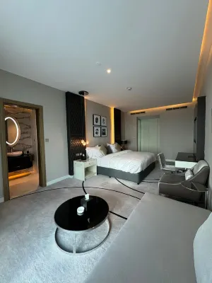 4Leisure Suites Damac Esclusiva Towers - Holiday Apartments