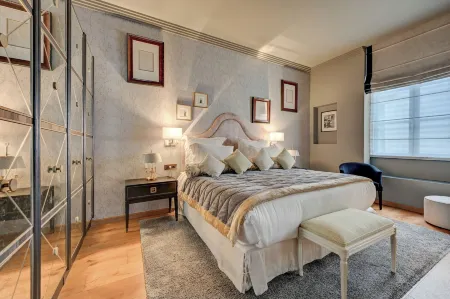 Juliana Hotel Brussels Отели рядом с достопримечательностью «Musee Wiertz»