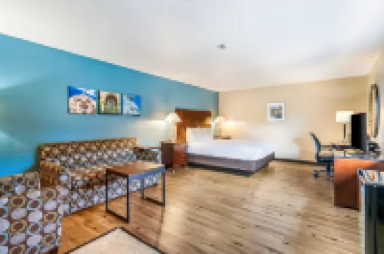 ホテル ハシエンダ アット オンタリオ ランチ パシフィック・プラザ周辺のホテル