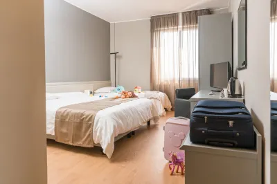 Helios Hotel & Terrazza Mia Hotel dekat PalaBancoDesio