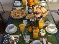 Riad A la Belle Etoile Hotels in Sale