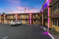Sky Palm Motel - Orange - Motels