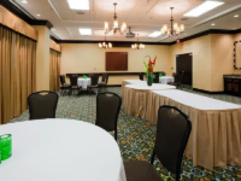 Holiday Inn Express & Suites MOBILE/SARALAND by IHG Hotels in Saraland