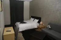 포인트 뒤 주르