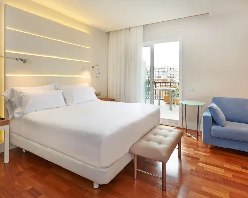 NH Barcelona les Corts Hotels near Finca Miralles