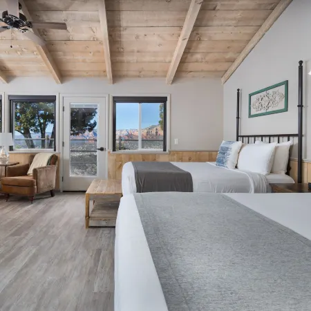 Sky Ranch Lodge