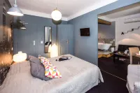 Logis Hôtel la Magnanerie - Côté Bistro Hotels in Peyruis