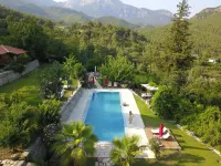 Lycia Nature House - สระว่ายน้ำแบบอินฟินิตี้