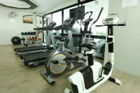 เจเค ลิฟวิ่ง โฮเทลแอนด์เซอร์วิสอพาร์ทเมนท์ (JK LIVING Hotel And Service apartment) - ที่มีฟิตเนส