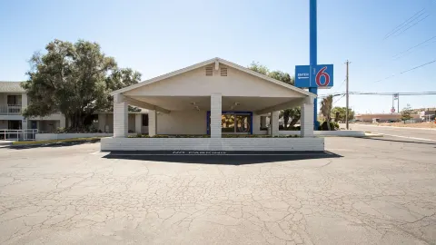 Motel 6 Kingman, AZ - Route 66 West in Kingman
