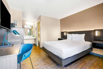 Motel 6 Kirkland, WA - North Kirkland Hotel in zona Rubicon Float Studio